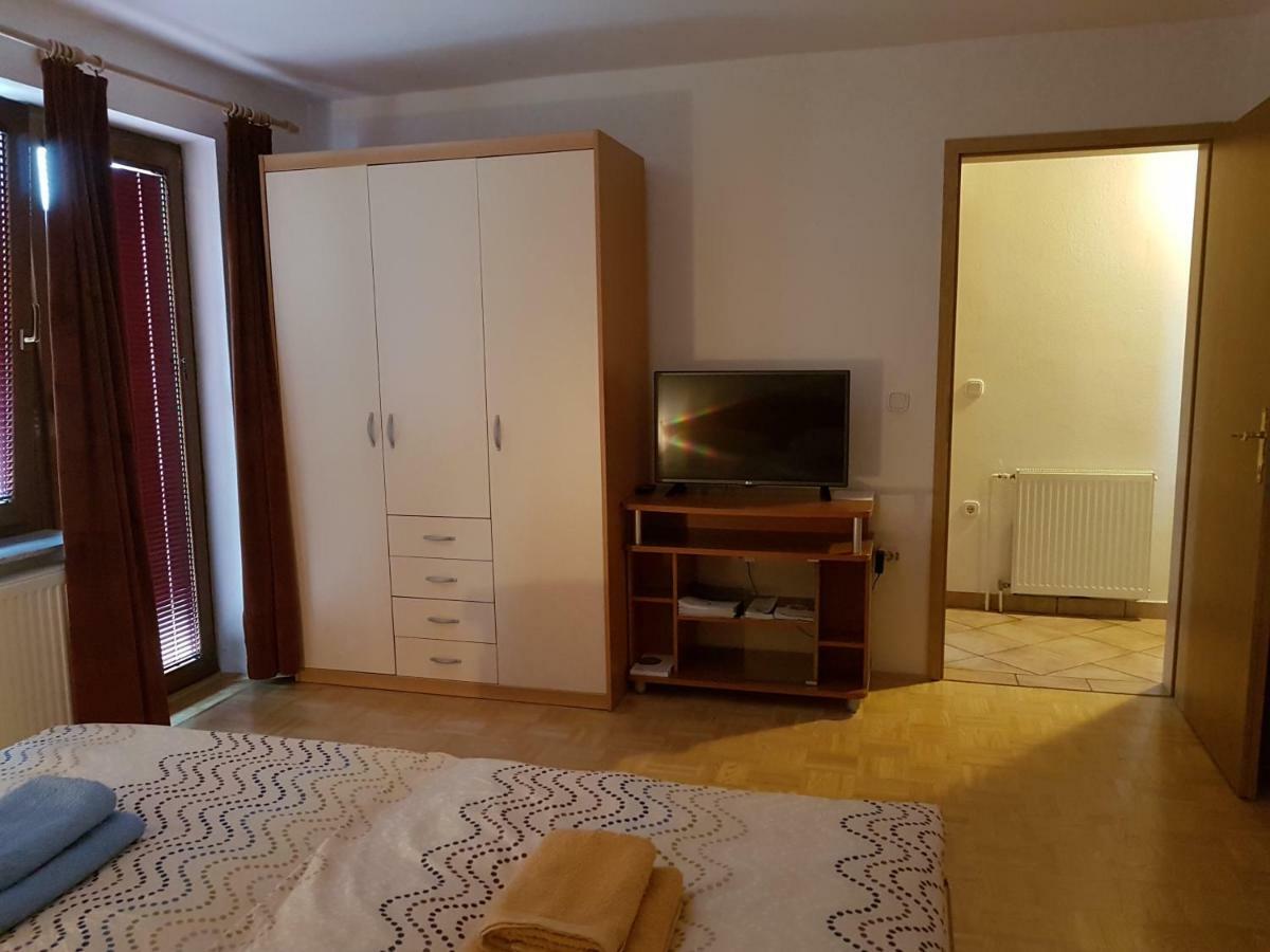 Apartmaji Mezan Διαμέρισμα Μπλεντ Εξωτερικό φωτογραφία