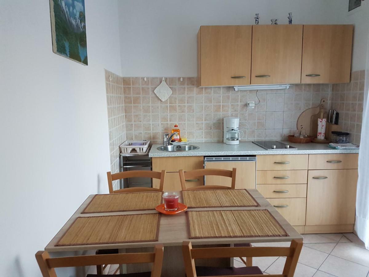 Apartmaji Mezan Διαμέρισμα Μπλεντ Εξωτερικό φωτογραφία