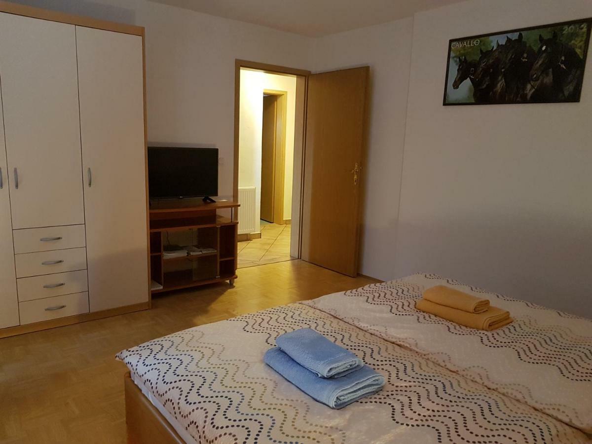 Apartmaji Mezan Διαμέρισμα Μπλεντ Εξωτερικό φωτογραφία